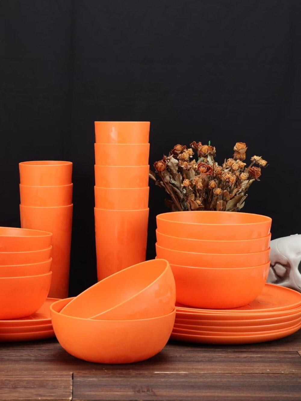 Mainstays 30-Piece Haunted House Halloween Plastic Dinnerware Set Teal Plates F